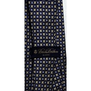 Brooks Brothers Silk Tie Blue Gold Geometric Classic Length Old Money